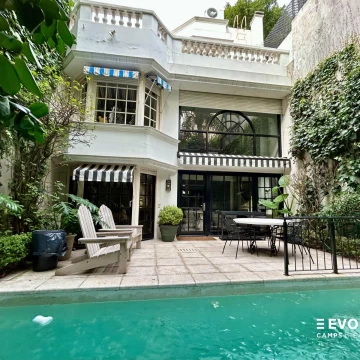 Venta Casa 4 ambientes y pileta en Barrio Norte