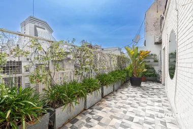 Venta Departamento dúplex 4 ambientes con terraza, cochera y baulera. Retiro.