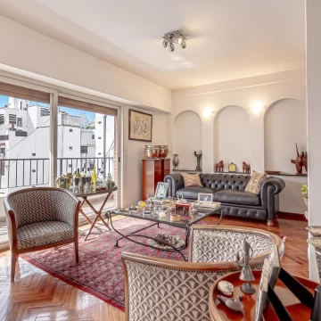 Venta 3 Dormitorios con Balcón Corrido y Cochera | Piso Alto | Palermo