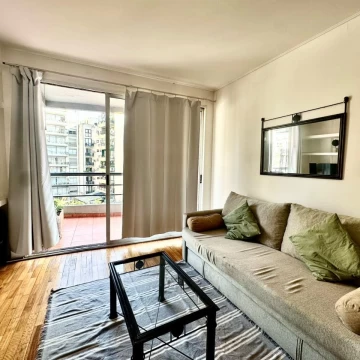 Departamento 2 ambientes amoblado y equipado en alquiler, con balcón de 7 m².