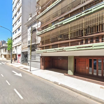 Piso amplio 4 ambientes con dependencia y cochera en Flores - Ubicacion privilegiada