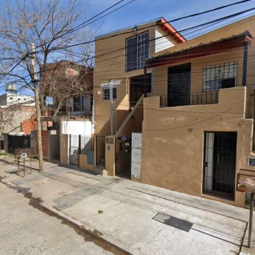 Alquiler Departamento en El Talar, Tigre, al frente con patio, a 1 cuadra de Ruta 197
