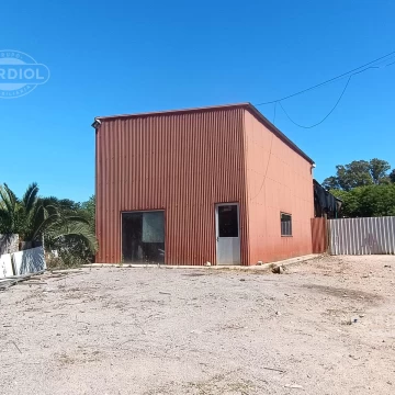 Venta de galpón en Ruta 21 y Atanasio Sierra, Colonia