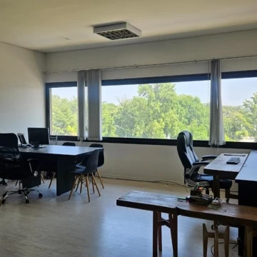 Oficina Venta en Alfredo Palacios 300