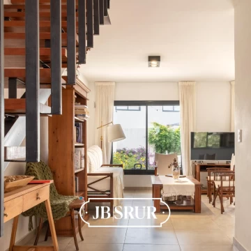 Dúplex en venta de 3 dormitorios en  Manantiales 1