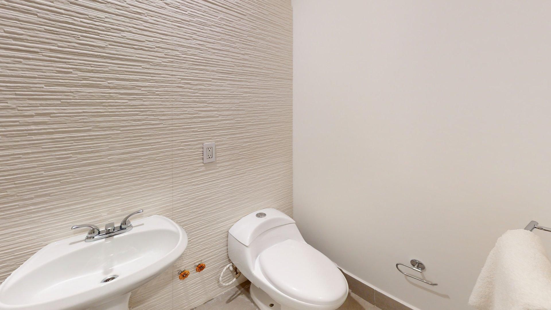 Mitikah-3Rec-3R-C-Bathroom 4.jpg