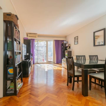 Departamento 3 AMB. C/DEPEN. Y COCHERA