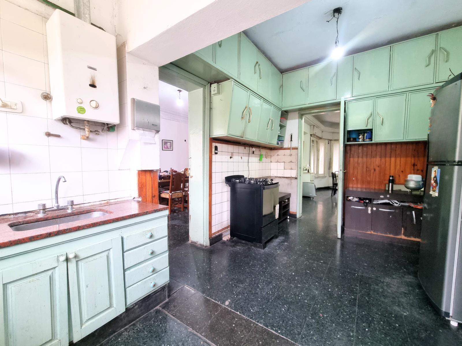 VENTA | Casa 4 ambientes en Bernal Este con jardín y gran lote – a reciclar - 5