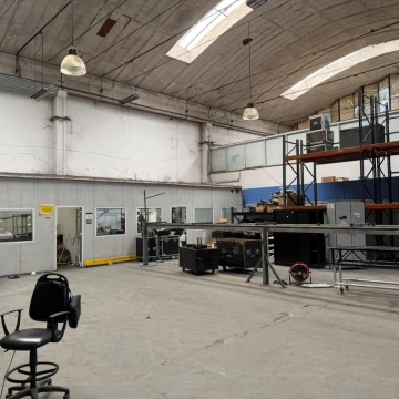 DEPOSITO DE  1.161 M2 EN INMEJORABLE UBICACION SOBRE PANAMERICANA OLIVOS