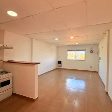 Departamento en alquiler de 2 dormitorios con cochera