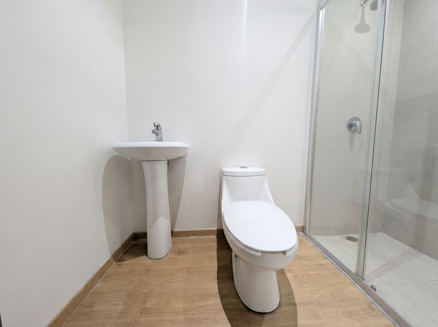 Cuarto de servicio_ AI - Mejora 2K - Cuarto de Servicio - 4x3.jpg