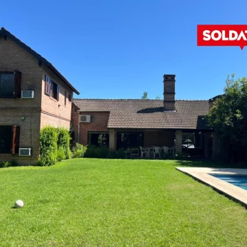 Casa en venta en El Estribo - cuarto en planta baja - hermoso jardín