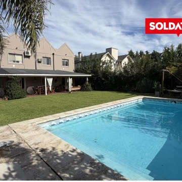 Casa en venta en La Masia -  4 dormitorios  - pileta - apto credito