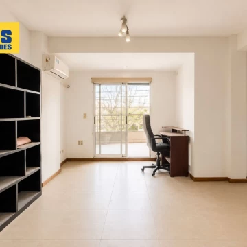 Venta. 3 ambientes. Balcon . Barracas.