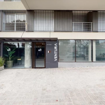 Venta de local Tres Cruces