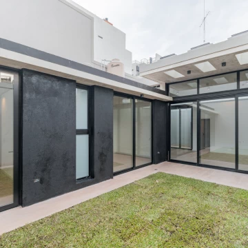 Venta PH 3 ambientes con jardín y patio con parrilla. Sin expensas - Villa Urquiza