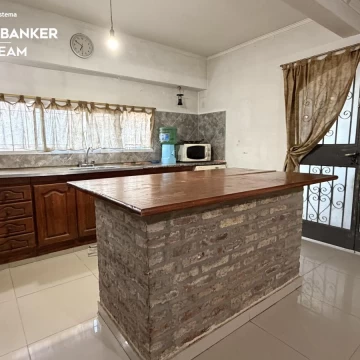 VENTA CASA 3 AMB CON PILETA LAFERRERE