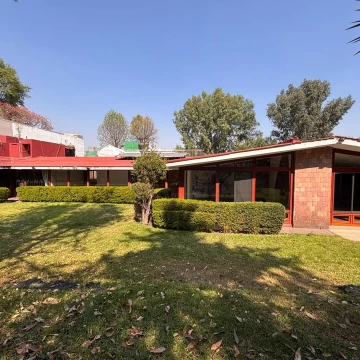 Jardines del Pedregal, Renta casa de un solo nivel con jardín