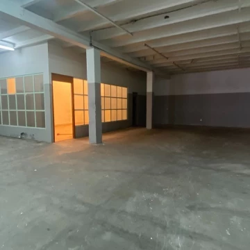 Col. Centro, Renta bodega o local comercial en primer piso
