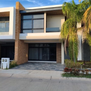 Casa En Condominio en venta en Fraccionamiento Sábalo Cerritos 5 Recámaras