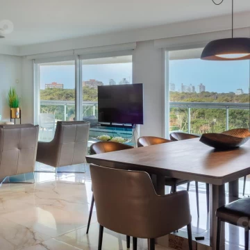 Venta 4 dormitorios con amenities y cochera, Torre Aquarela playa mansa