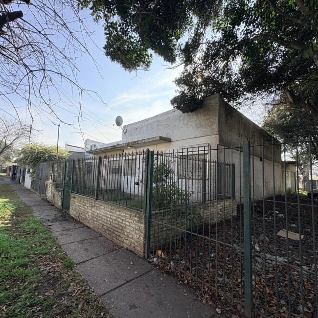 Venta Casa 3 Ambientes a Reciclar con Cochera en Barrio Marítimo, Hudson FINANCIACION !!!