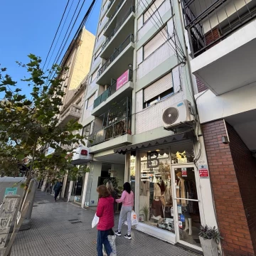 LAS HERAS 2900 - OPORTUNIDAD – VIVENDA-APTO PROF - COCINA Y BAÑO COMPLETOS –