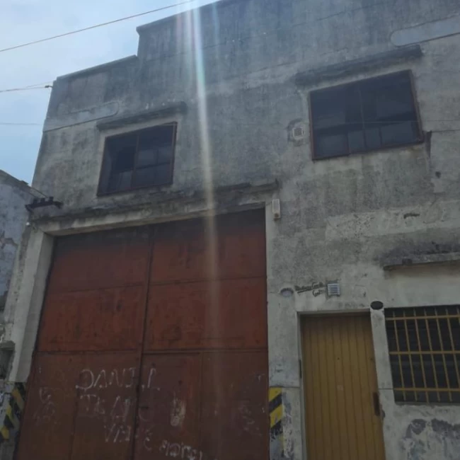 Venta Depósito en Piñeyro Avellaneda
