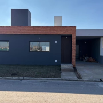 Casa en venta 3 dormitorios Planta Baja en Quebradas de Manantiales