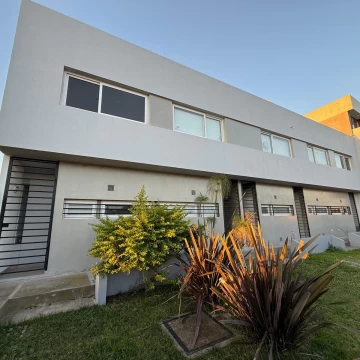 VENTA DÚPLEX 3 AMBIENTES EN EL EXTERNO AL NUEVO QUILMES DON BOSCO