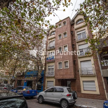 Venta departamento 2 ambientes en Ramos Mejia centro.