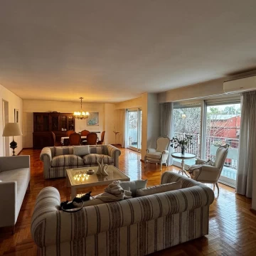 Departamento 5 ambientes en venta en Martinez