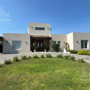 Casa en venta 4 ambientes a la laguna  Barrio Cerrado San Sebastian Pilar Area 10