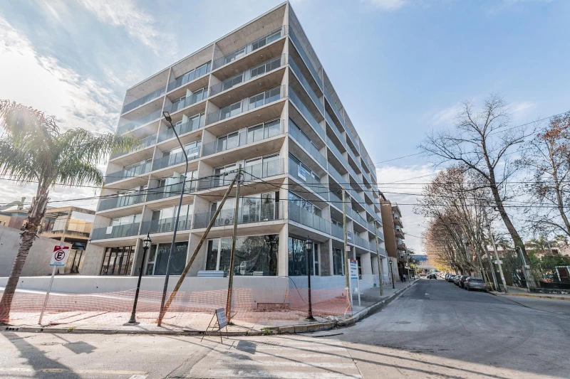 VENTA • TIGRE • LOCAL COMERCIAL • A ESTRENAR