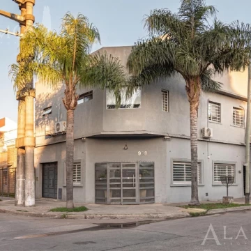 Casa 5 ambientes con pileta en Ramos Mejía