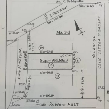 Venta Lote en Barrio Grosellar