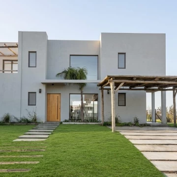 Casa en venta a la laguna Barrio El Naudir