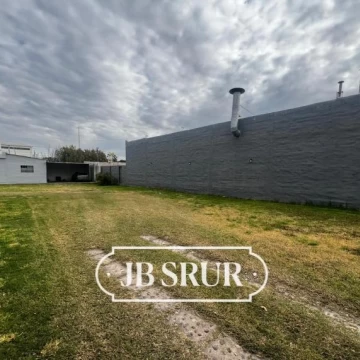 Lote apto comercial en Las Flores