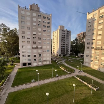 Departamento en alquiler 2 dormitorios con cochera gran balcon en Torre 1