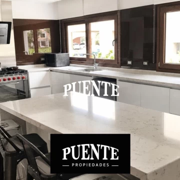 Casa de 4 dorm (2 suites) - Saint Thomas Este