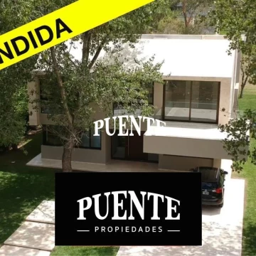Casa de Diseño en  Saint Thomas Este