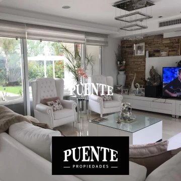 Casa con 6 suites, en Saint Thomas Este