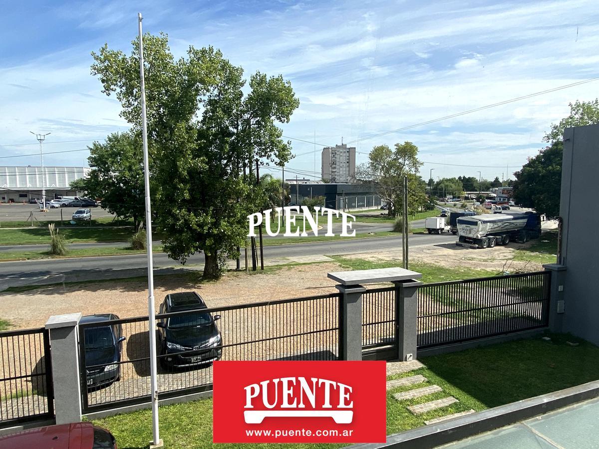 500 m2 de estacionamiento exterior