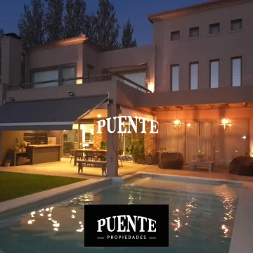 Casa en Venta en St. Thomas Oeste con vistas a doble Golf