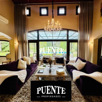 Importante casa en venta sobre doble lote en Saint Thomas - Canning