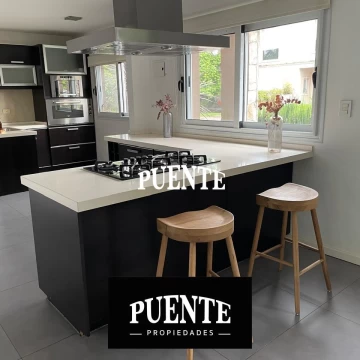 Casa en Campos De Echeverria venta con Renta