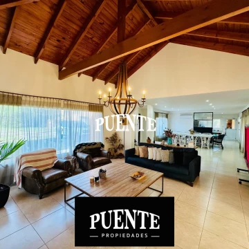 Casa en Barrio Fincas de San Vicente Golf  Venta - Alquiler Amueblado