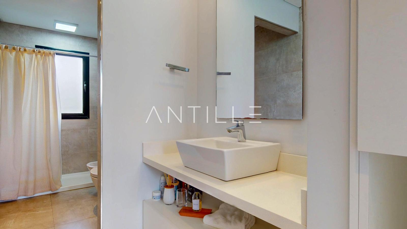 BAÑO 5 CASA EN GREENVILLE POLO 