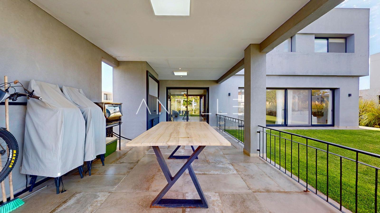 GALERIA 1 CASA EN GREENVILLE POLO 