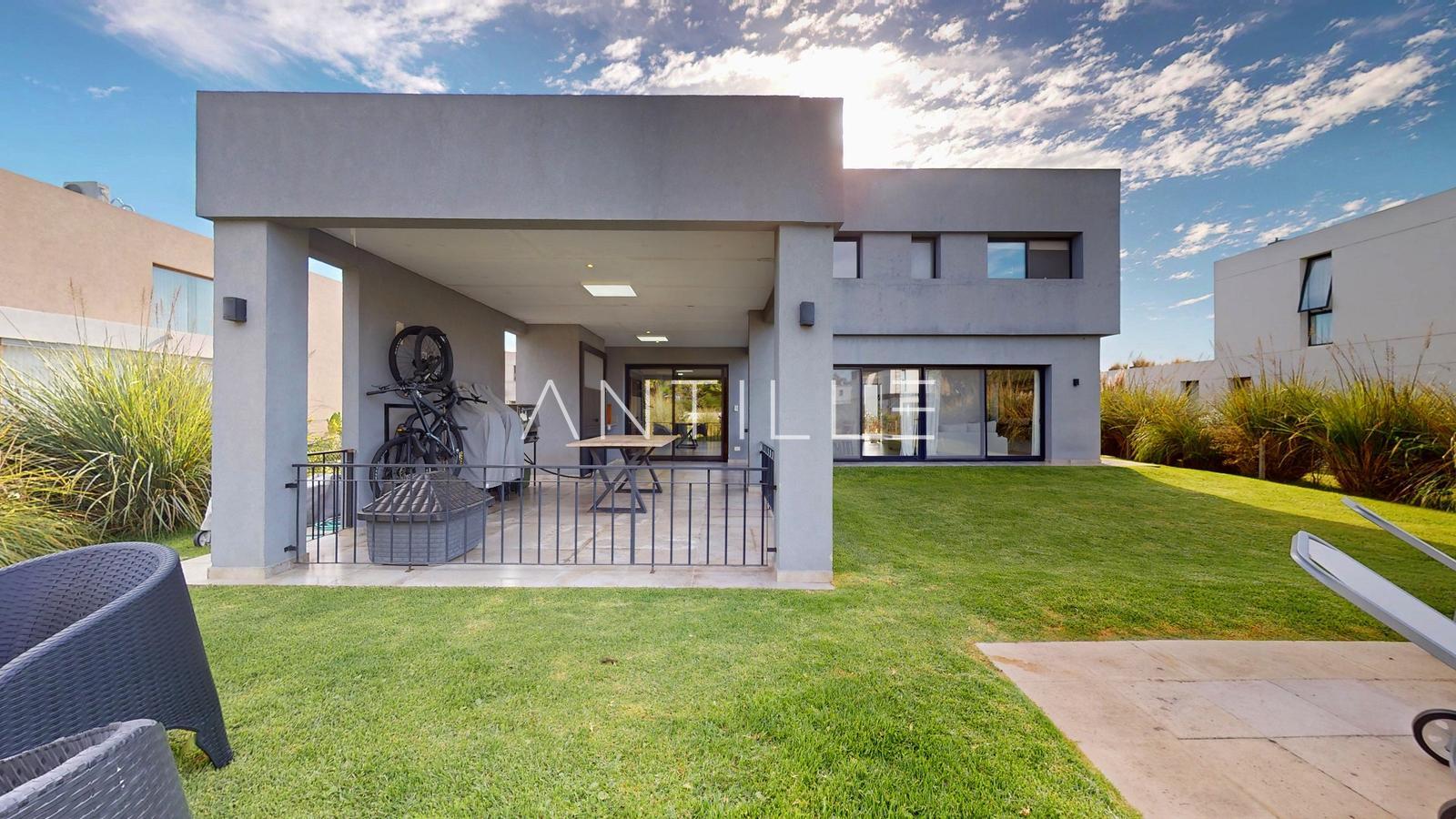 FACHADA 1 CASA EN GREENVILLE POLO 